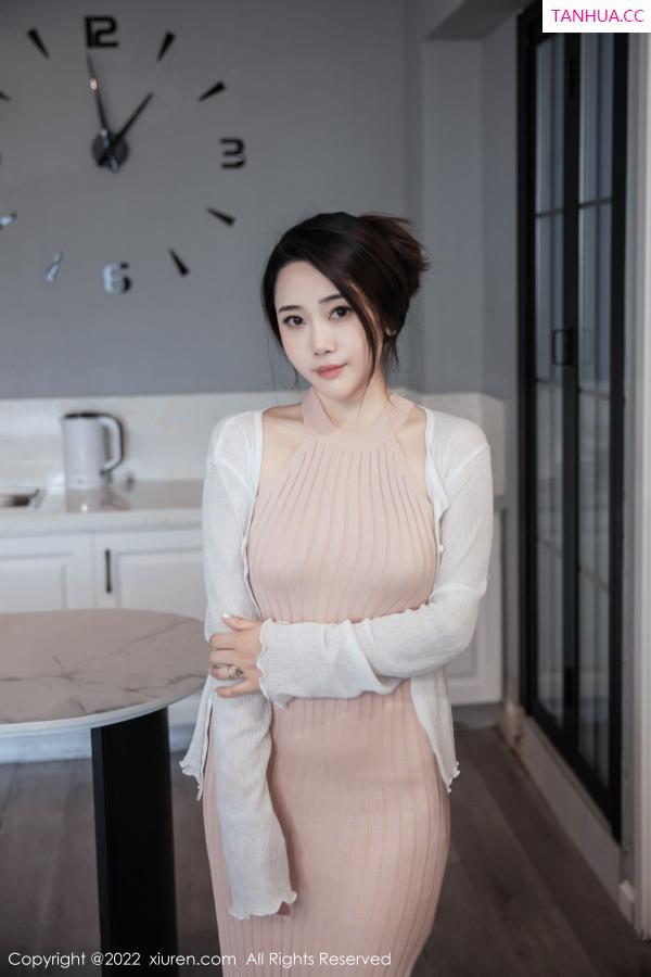   [XiuRen]高清写真图 2022.12.30 No.6066 严利娅Yuliya 丰腴美臀第8张图片